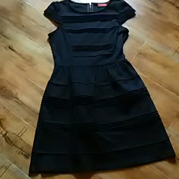Elle Dresses & Skirts - 👗Elle dress size 6